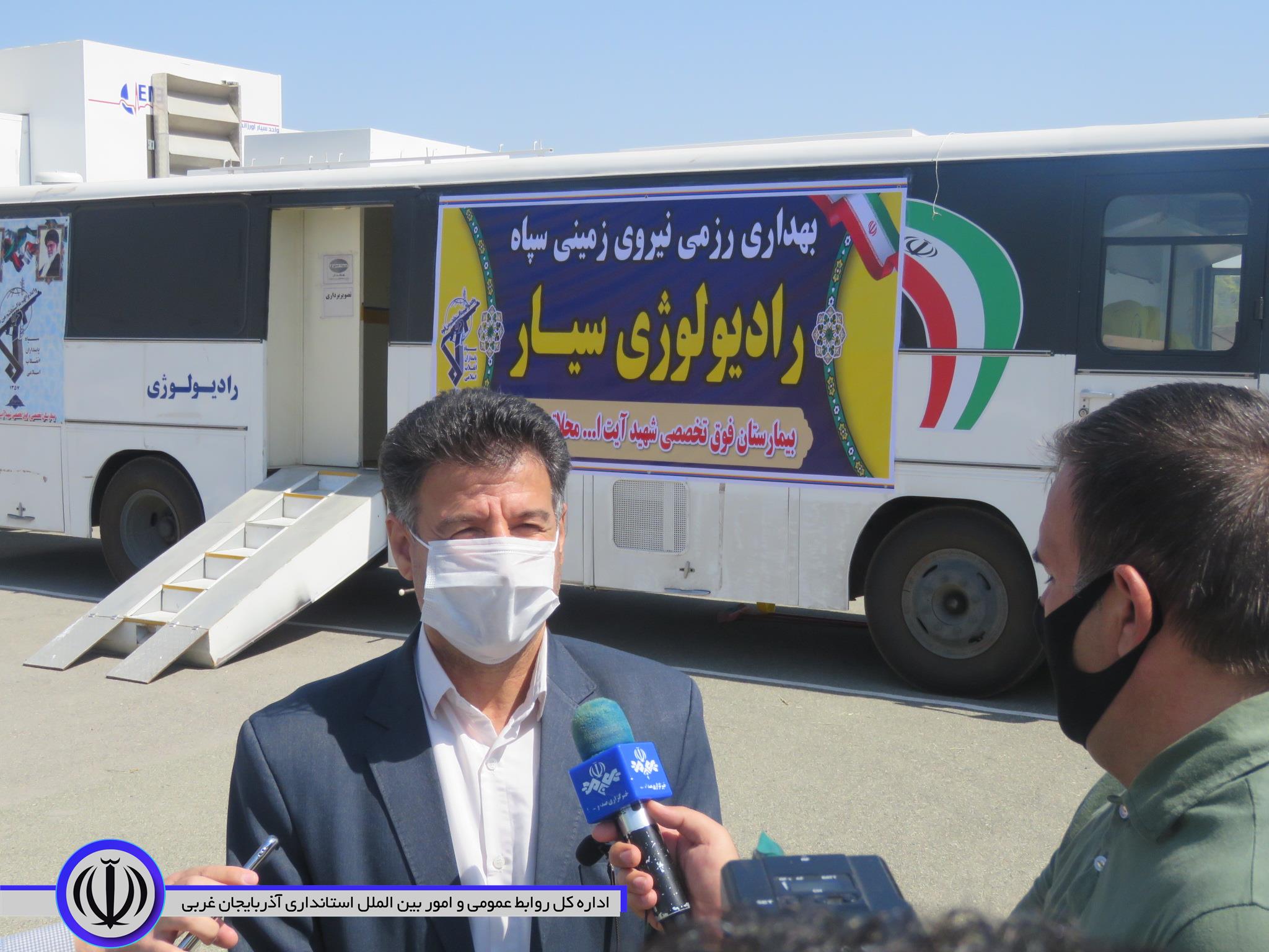 استقرار تجهیزات بیمارستان صحرایی سپاه پاسداران انقلاب اسلامی در مهاباد