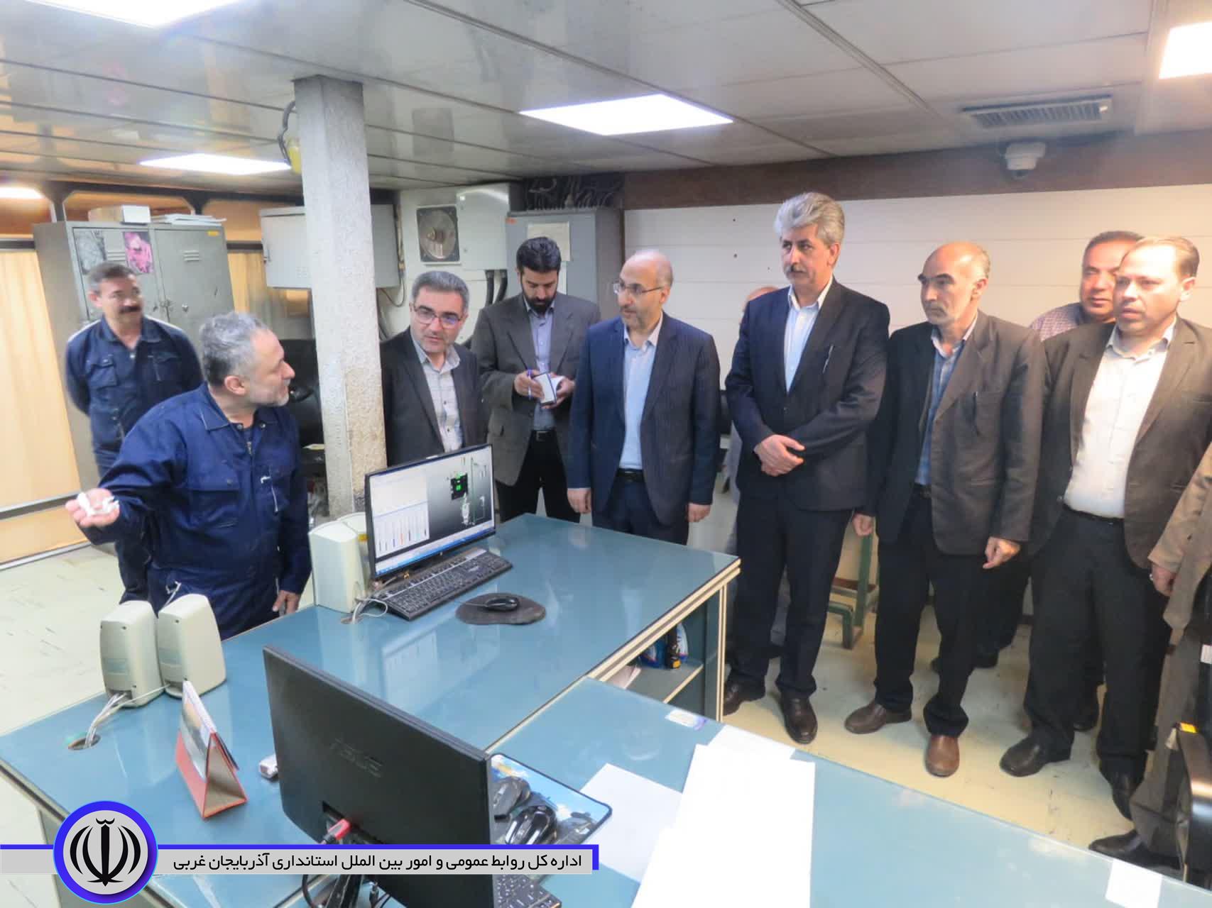بازدید فرماندار ویژه مهاباد و بازرس کل قضایی استان آذربایجان غربی  از 3 واحد تولیدی و صنعتی