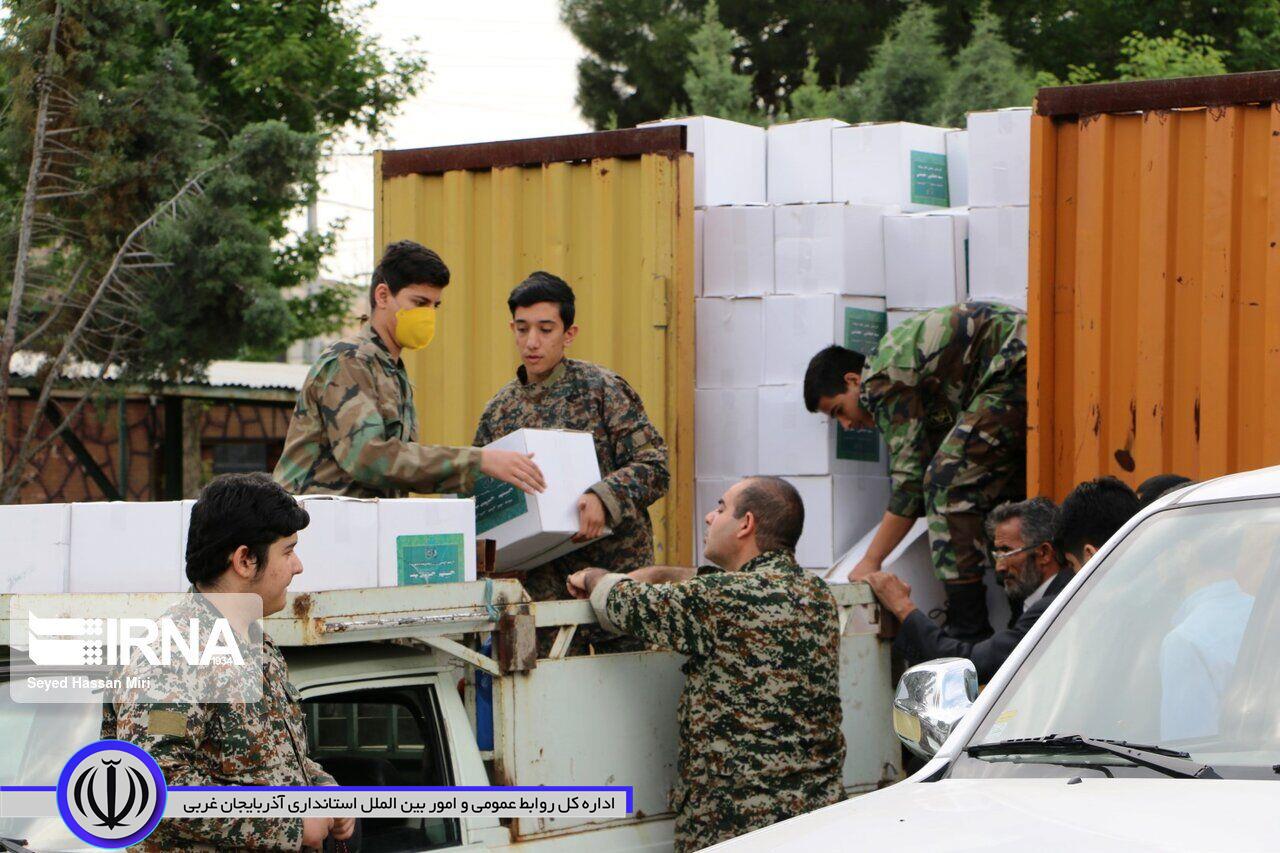 250 بسته غذایی به همت سپاه مهاباد در بین نیازمندان توزیع شد