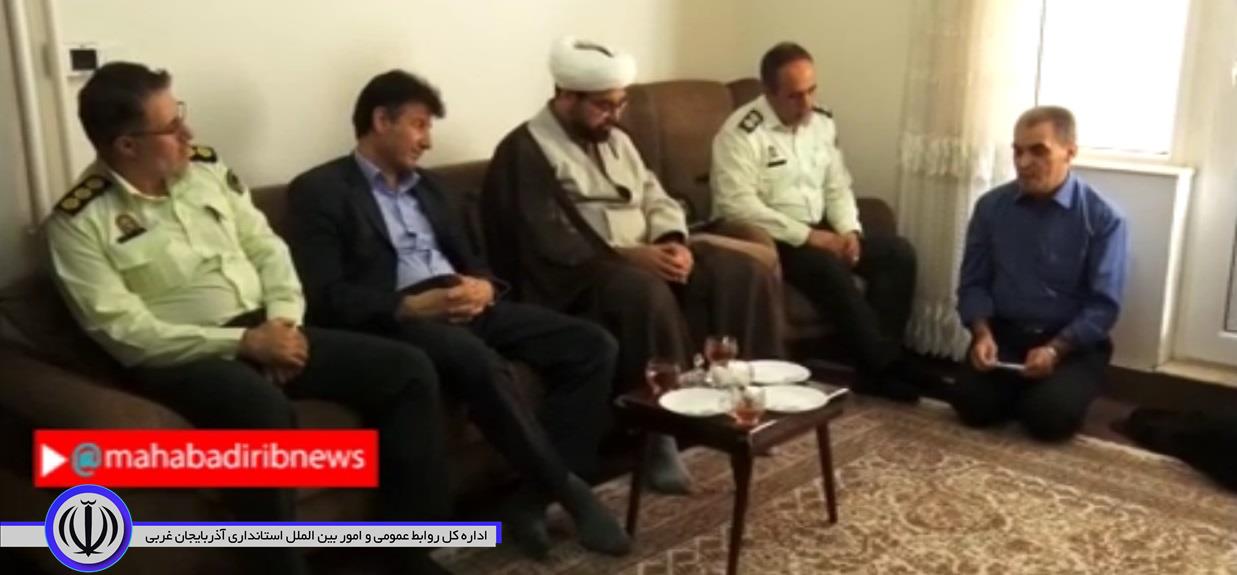 تجلیل از سالها صبر و استقامت خانواده معظم شهدا درمهاباد