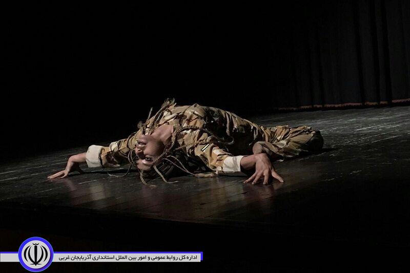 نمایش «به هم میرسیم» در مهاباد به روی صحنه رفت