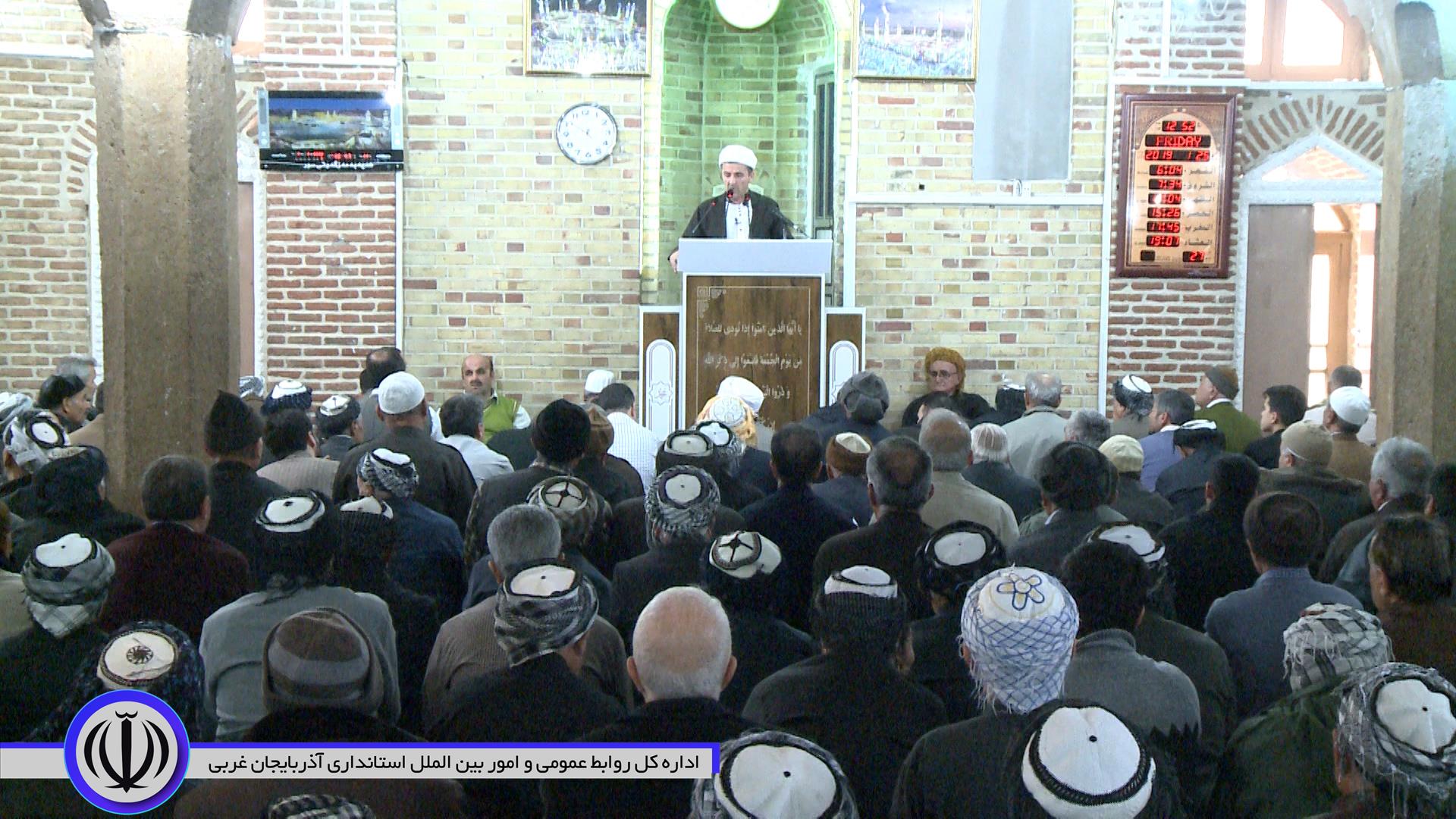 تأکیدامام جمعه مهاباد بر برگزاری باشکوه جشن سالگردپیروزی انقلاب اسلامی