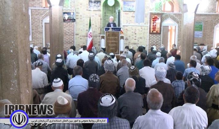 امام جمعه مهاباد؛ مقام معظم رهبری مایه فخرجهان اسلام است