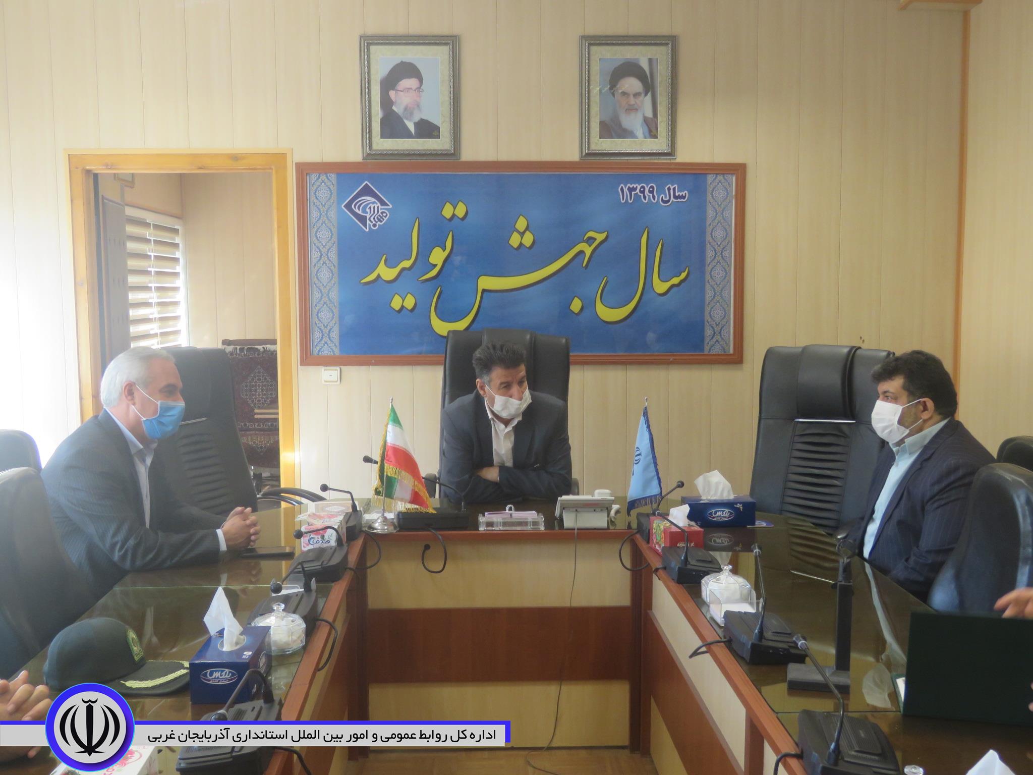 تجلیل فرماندار مهاباد  از فعالان رسانه ملی
