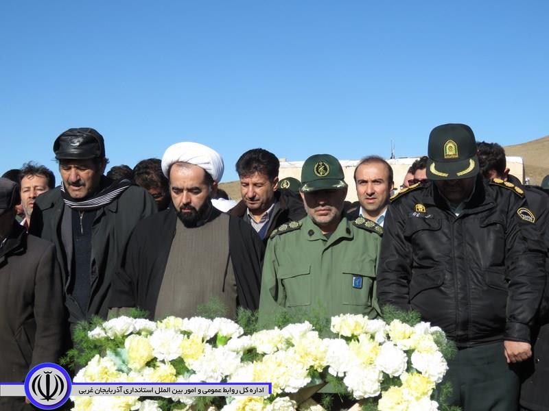 پیکر مطهر شهید نیروی انتظامی در مهاباد تشییع شد