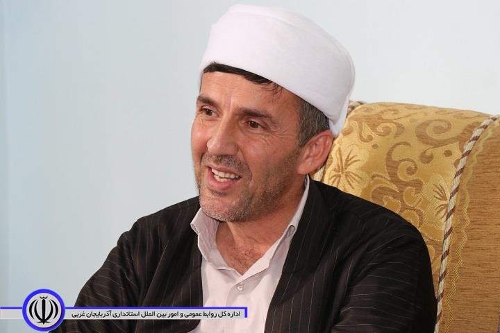 تاکید امام جمعه مهاباد بردستگیری از نیازمندان و ترویج فرهنگ بخشش و زکات در جامعه
