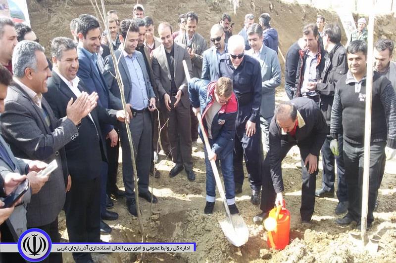 بوستانی در مهاباد به نام یک ورزشکار «سندرم داون» نامگذاری شد