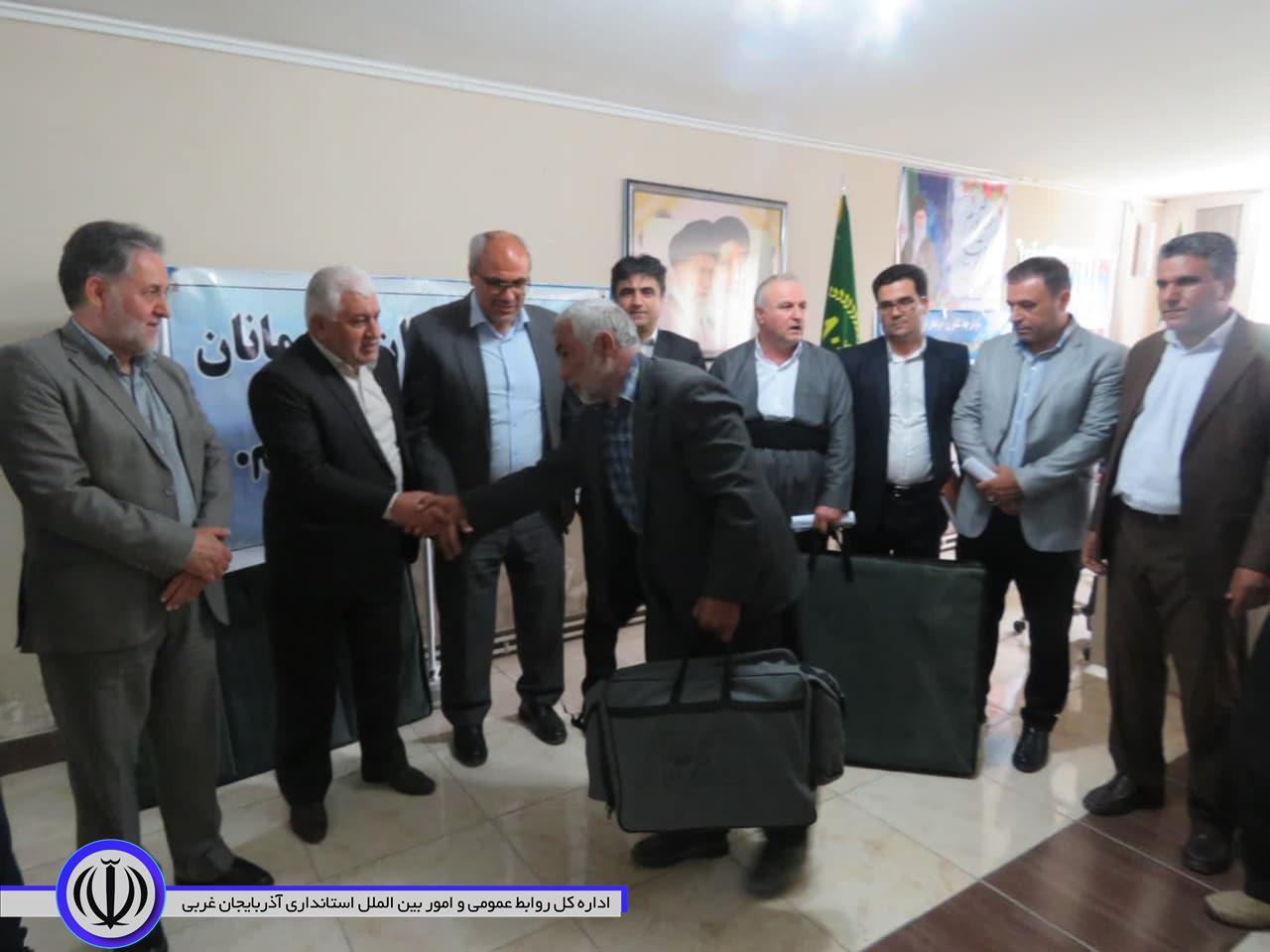 22 دستگاه پنل خورشیدی تحویل عشایر مهاباد داده شد