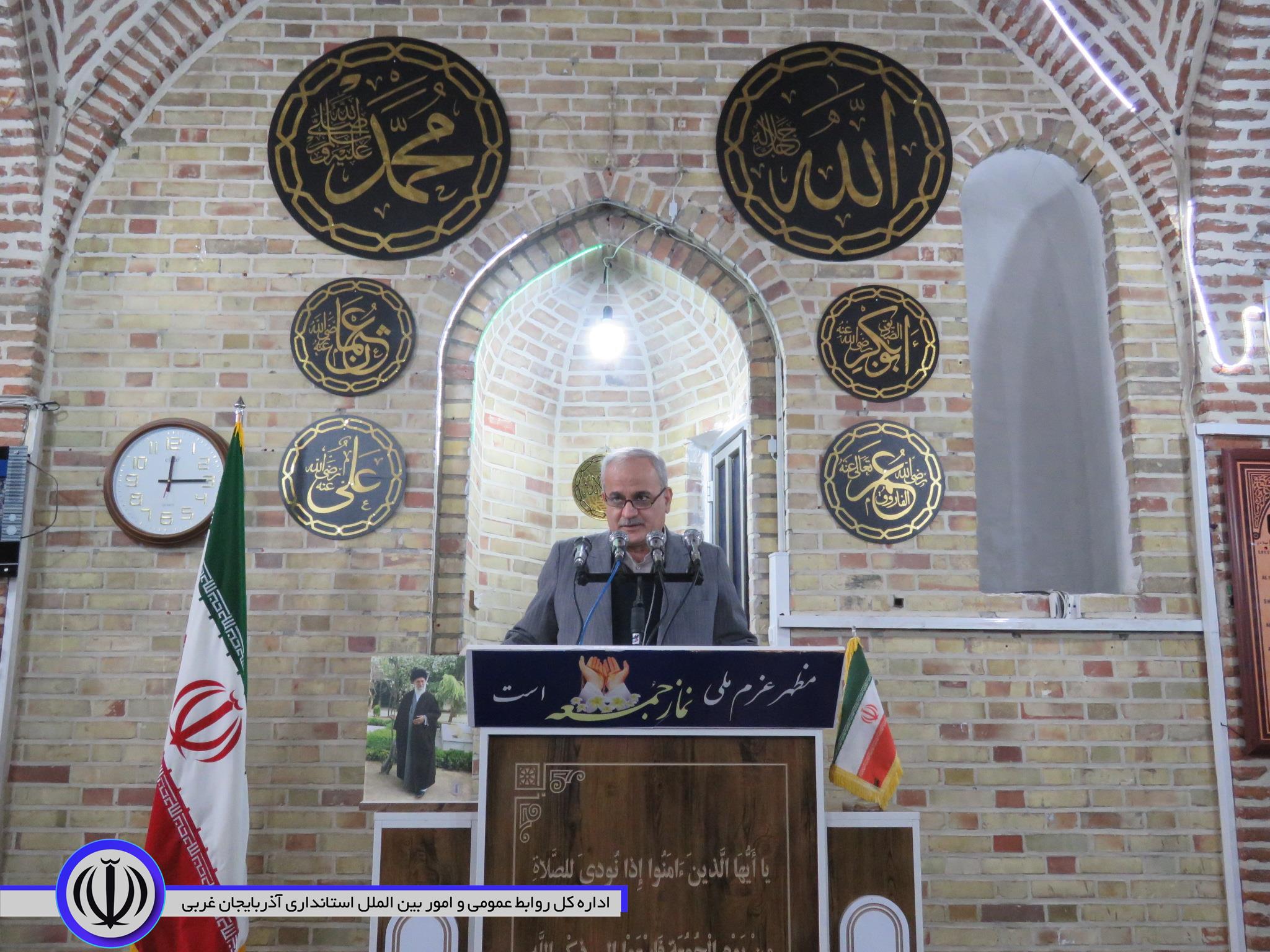 سخنرانی فرماندار مهاباد  پیش از خطبه های نماز جمعه