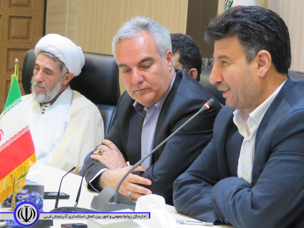 معاون استاندار و فرماندار مهاباد :برخورد با متصرفان ادامه دارد
