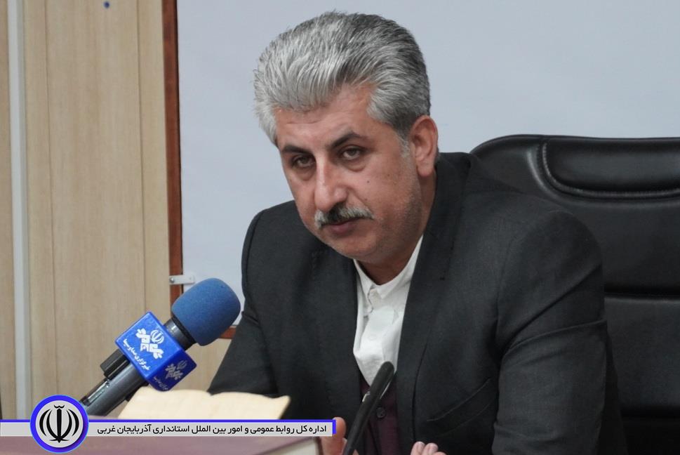 دعوت فرماندار مهاباد از بازاریان برای بهره‌گیری از رویه جدید کولبری