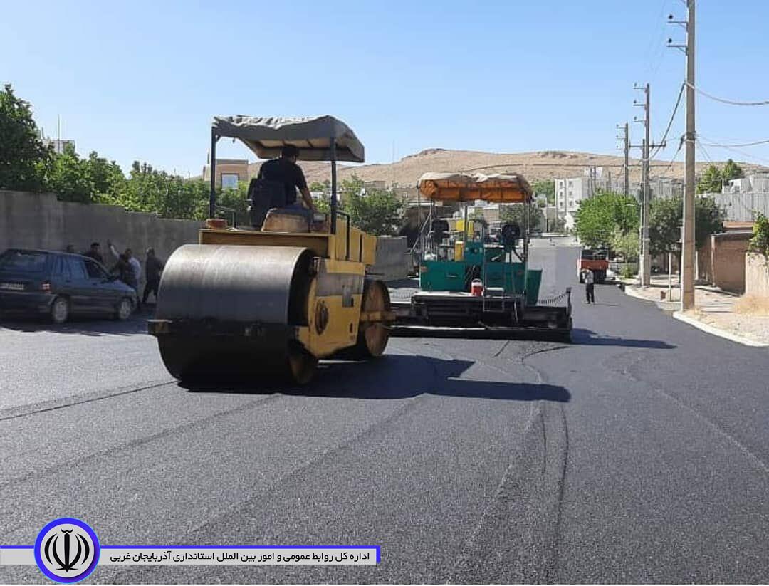 آغاز عملیات آسفالت 130 هزار متر مربع از معابر مهاباد