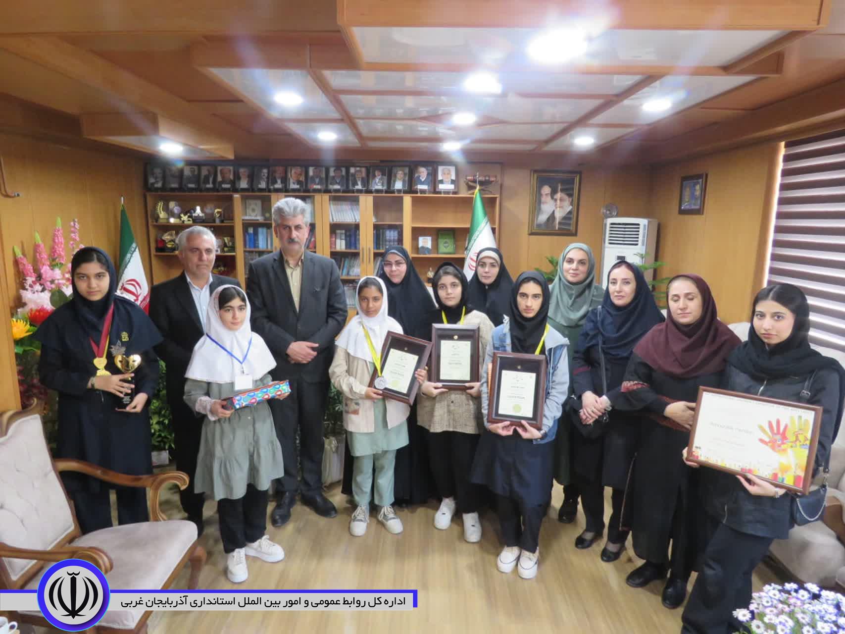 تجلیل از افتخار آفرینان جشنواره های بین المللی توسط فرماندار ویژه شهرستان مهاباد