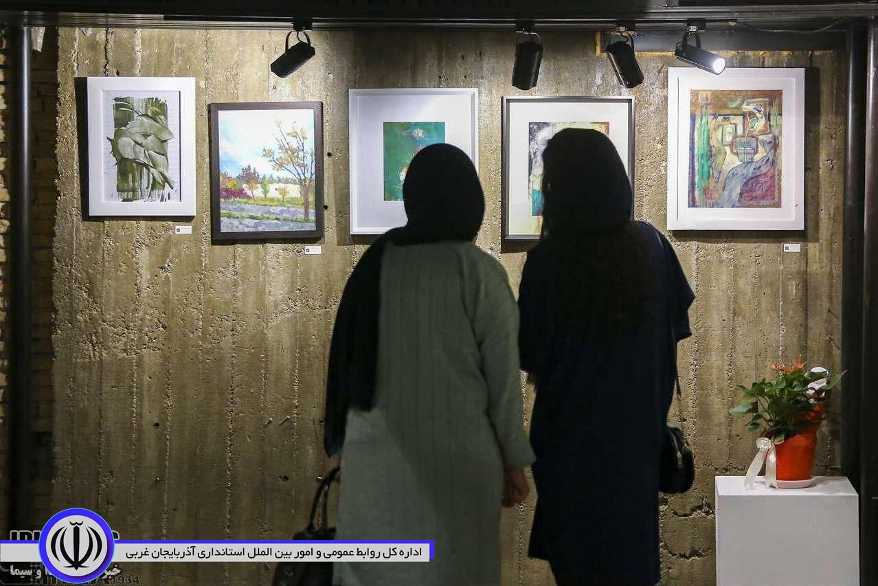 برپایی نمایشگاه نقاشی درمهاباد