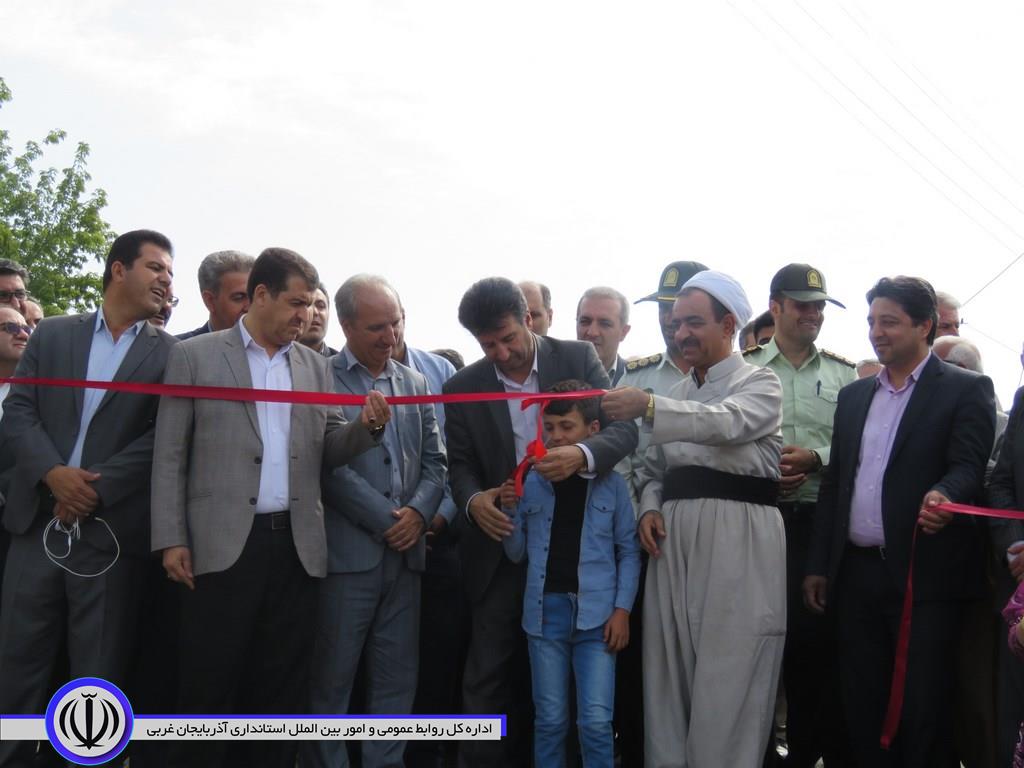 افتتاح آسفالت معابر روستای دارلک در چهارمین روز از هفته مبارک دولت