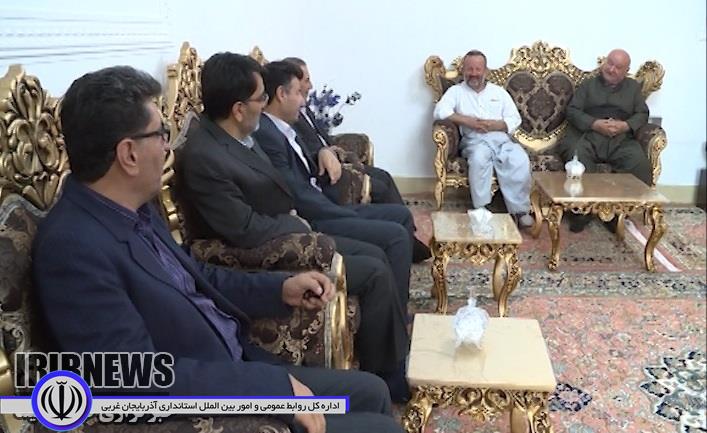 جمعی از مسئولان شهرستان مهاباد با خانواده یک شهید دیدارکردند