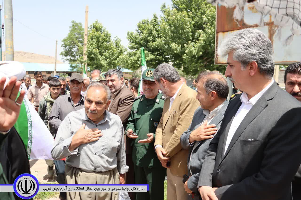 کاروان زائران مهابادی عازم مرقد مطهر امام خمینی (ره) شد