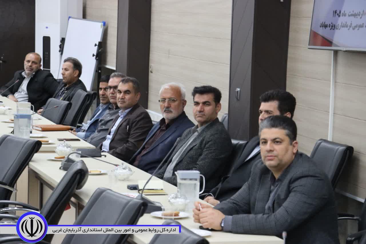 اولین جلسه شورای اداری مهاباد برگزار شد