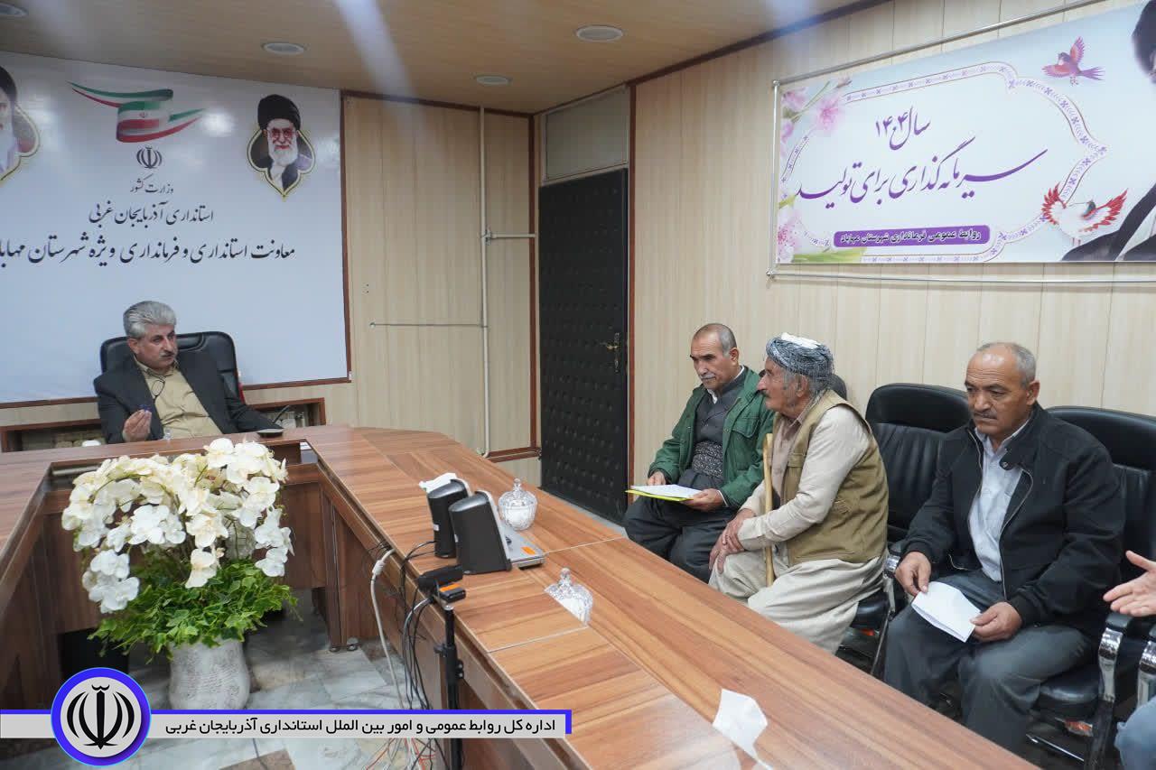 تصاویری از جلسه ملاقات عمومی فرماندار مهاباد در چهارشنبه های مردمی