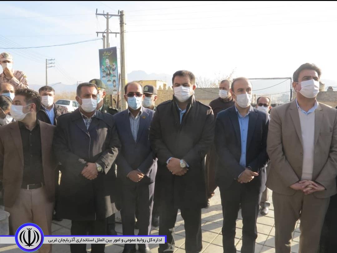 در هفته مبارک بسیج ، مزار مطهر شهداء غبارروبی و گلباران شد