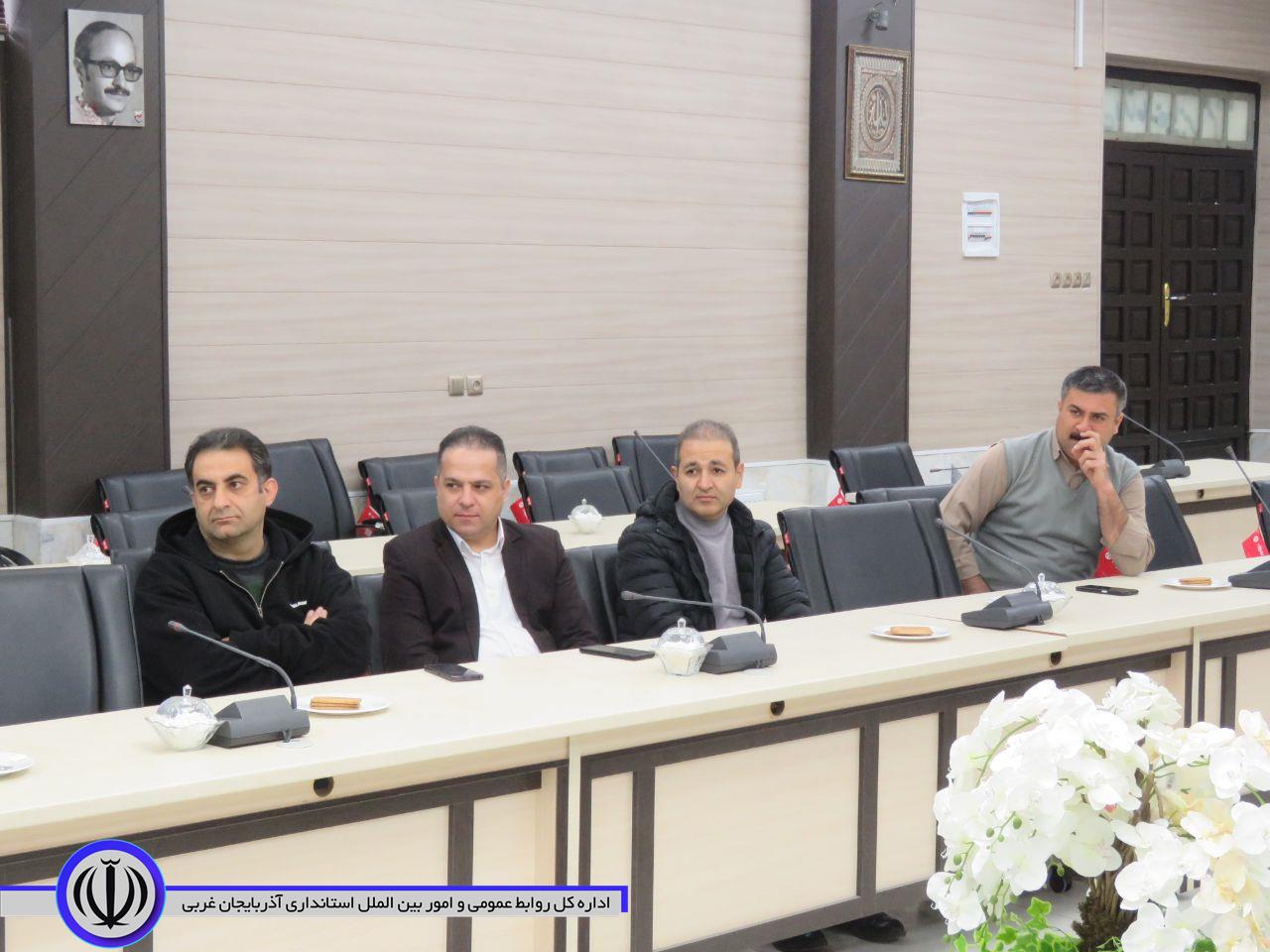 اولین نشست صمیمی فرماندار جدید شهرستان مهاباد با کارکنان فرمانداری