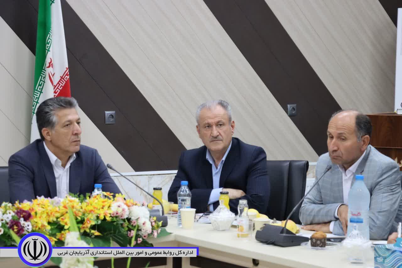 نشست اتاق بازرگانی استانی با فعالان اقتصادی مهاباد