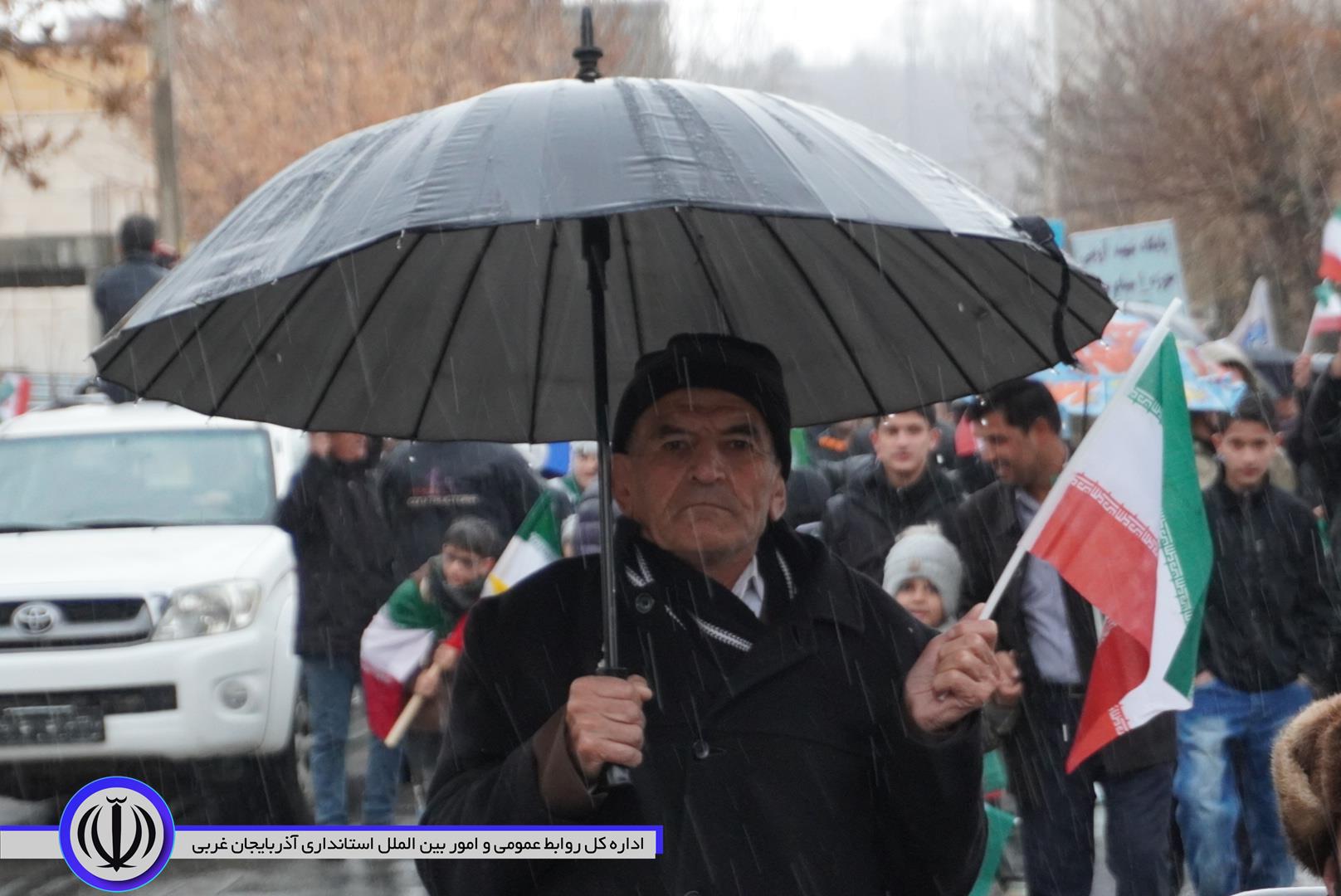 مهابادی‌ها چهل‌وهفتمین سالگرد پیروزی انقلاب اسلامی را زیر باران جشن گرفتند