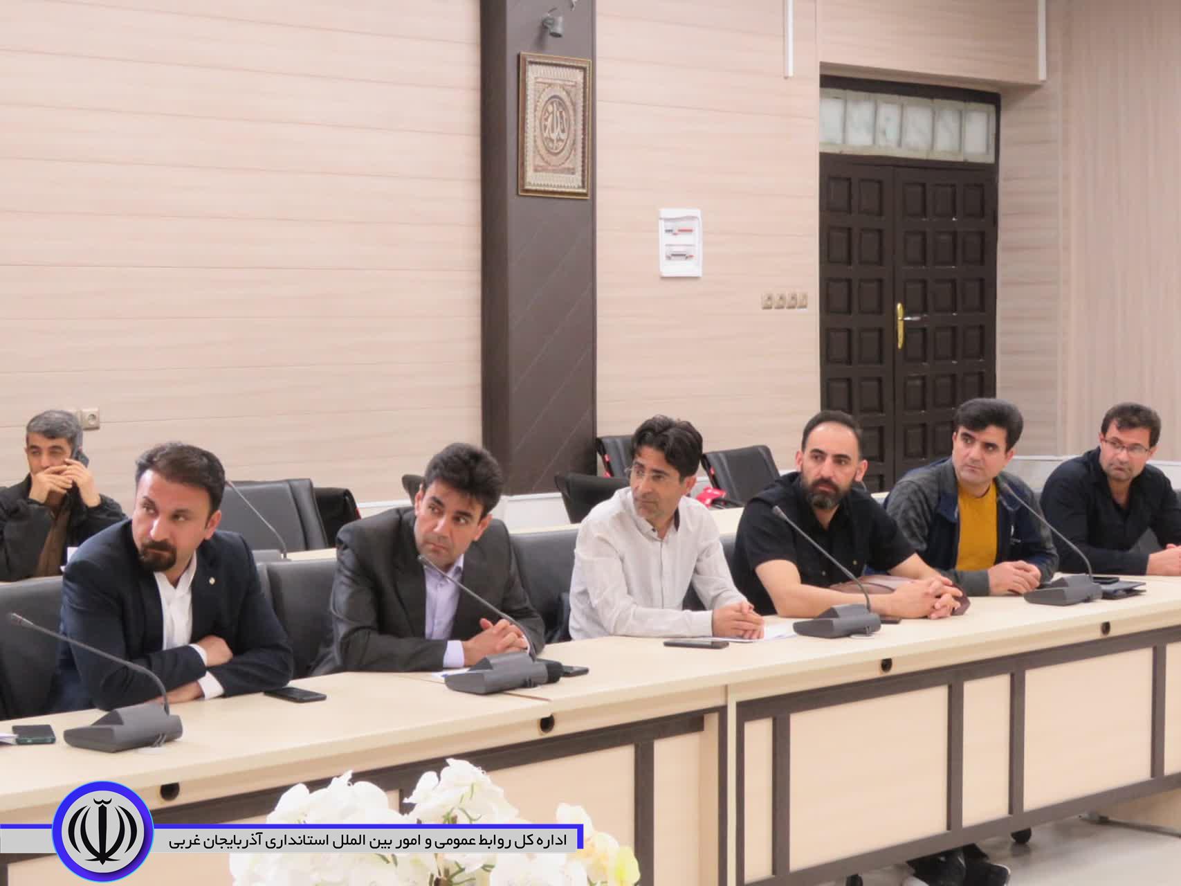 نشست صمیمی فرماندار ویژه مهاباد با جامعه ورزشی این شهرستان