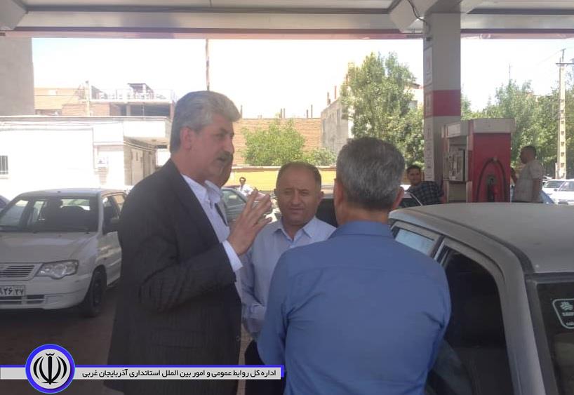فرماندار: سوخت رسانی بدون وقفه ادامه دارد و کمبود سوخت در پمپ بنزین های مهاباد وجود ندارد