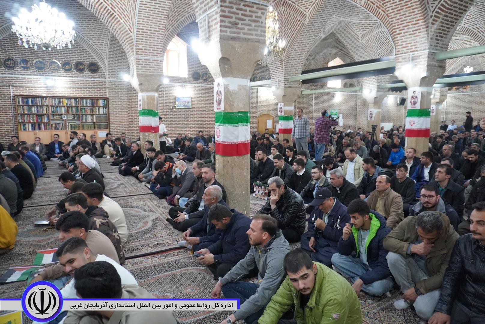 برگزاری آیین بزرگداشت امام شهید امت اسلامی و شهدای جنگ رمضان در مهاباد