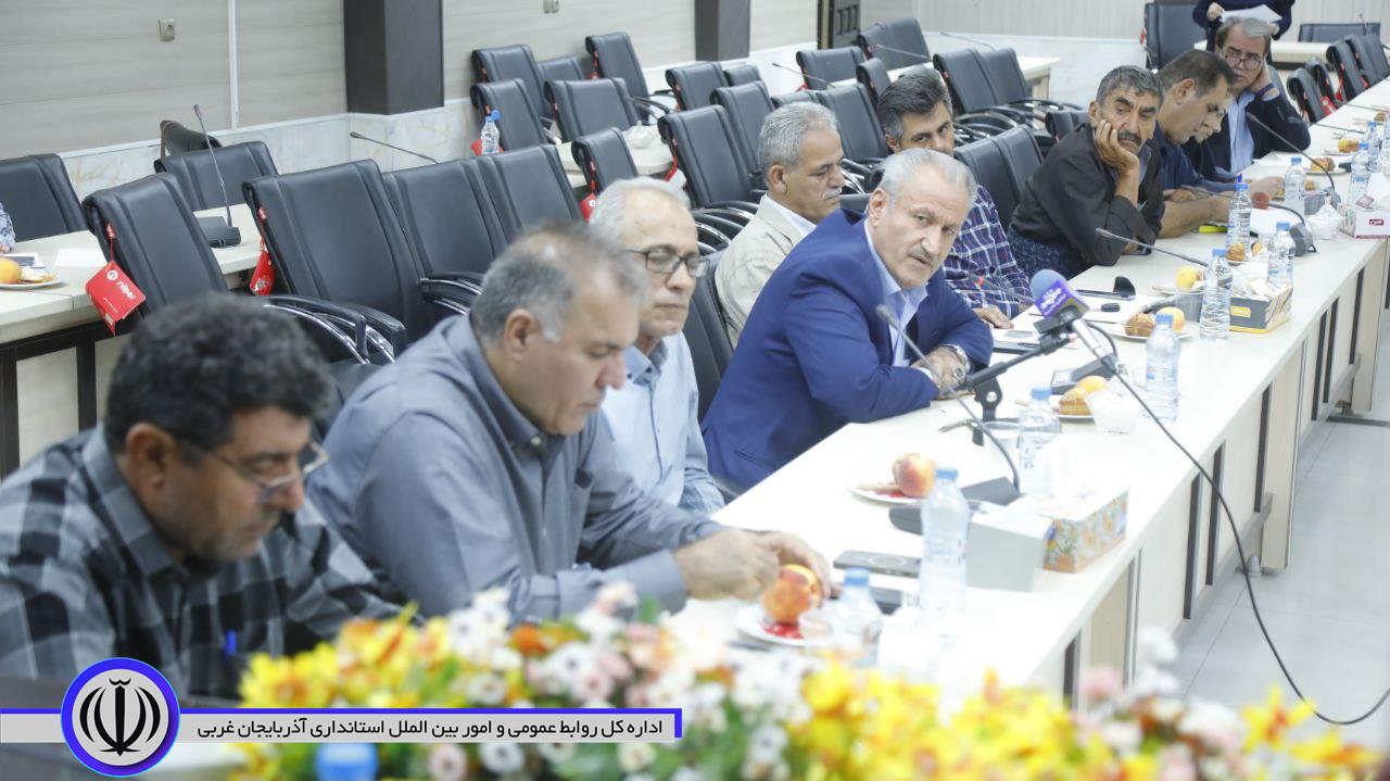 نشست بررسی مسائل بخش کشاورزی شهرستان مهاباد