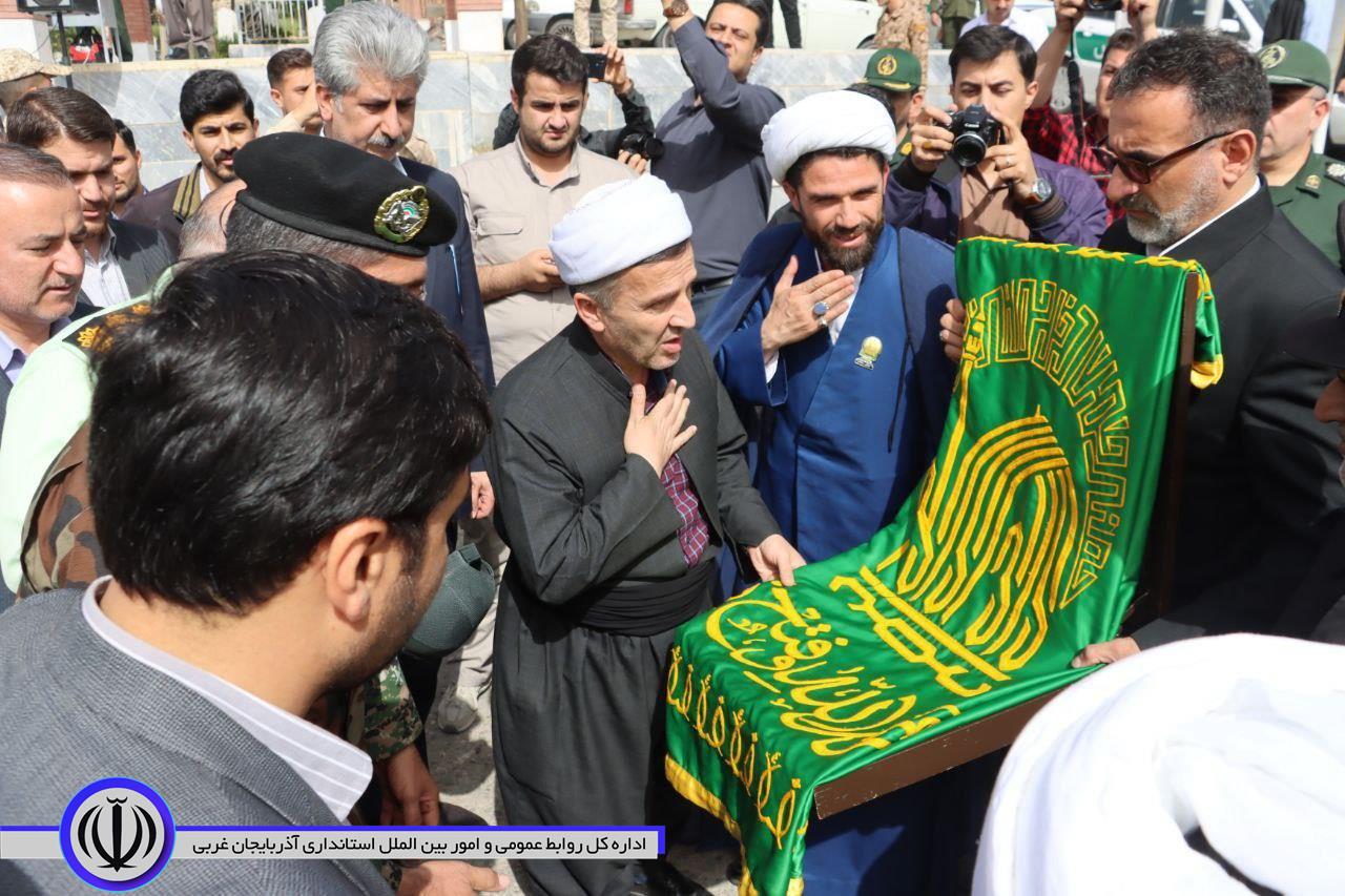 خادمان آستان قدس رضوی وارد مهاباد شدند
