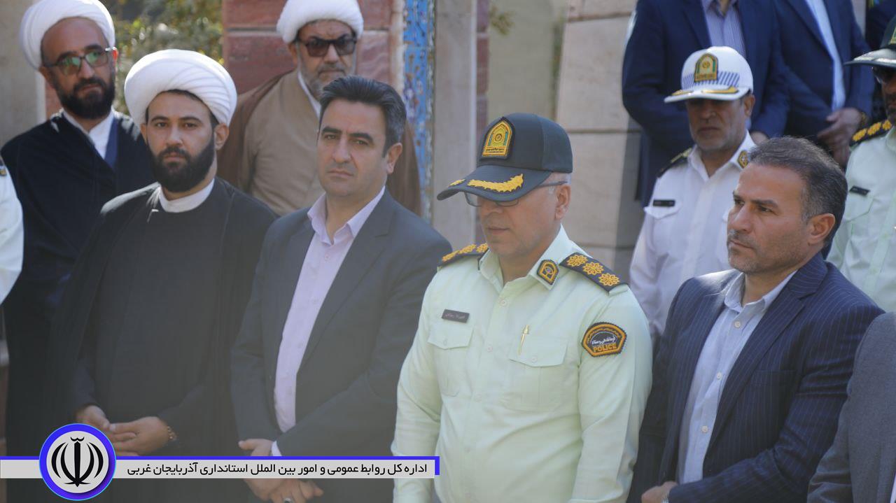 آیین عطرافشانی مزار شهدای شماره دو مهاباد