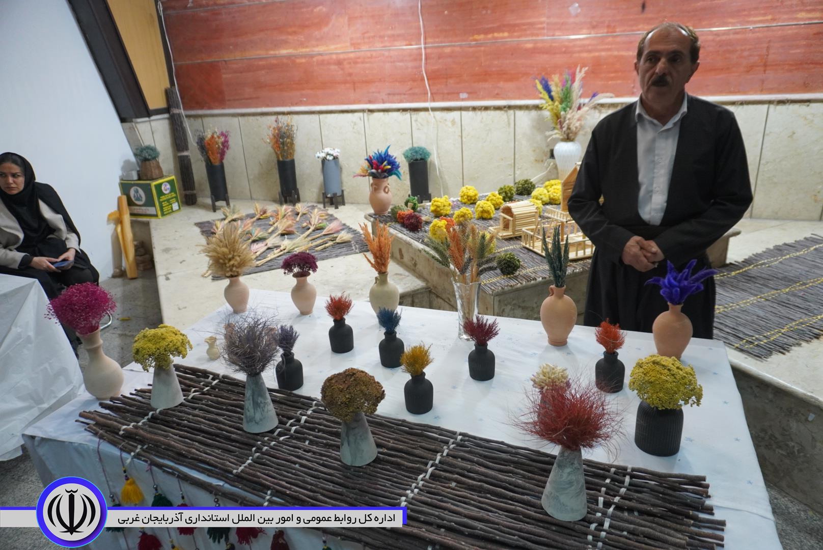 برپایی نمایشگاه صنایع دستی بانوان مهابادی در تالار وحدت