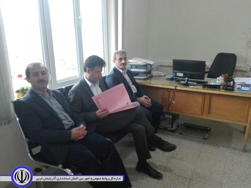 بازدید سرزده دکتر شجاعی معاون استاندار و فرماندار ویژه شهرستان مهاباد از اداره امور مالیاتی شهرستان مهاباد