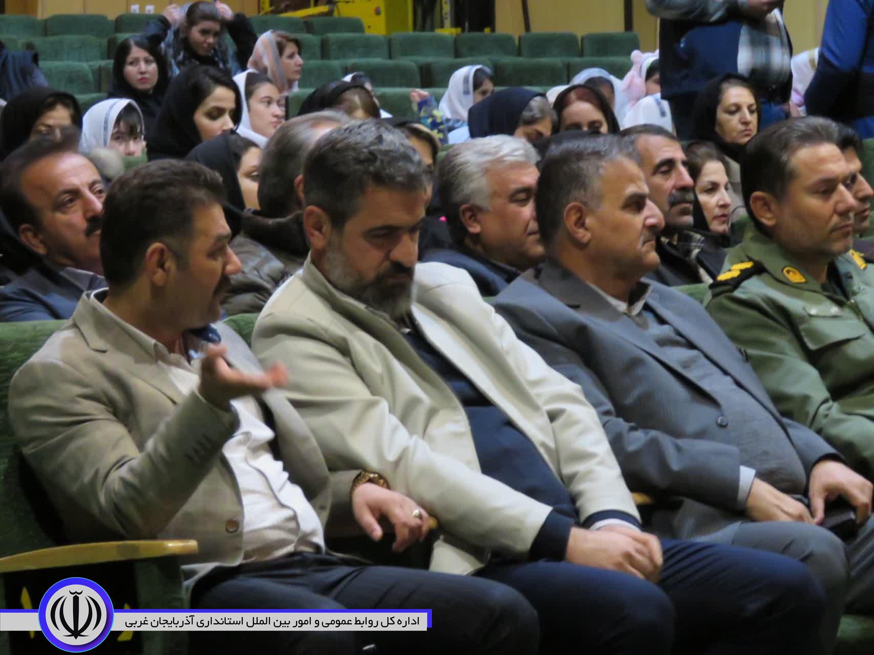 فرماندار ویژه مهاباد: جامعه به نشاط و امیدآفرینی هنرمندان نیاز دارد