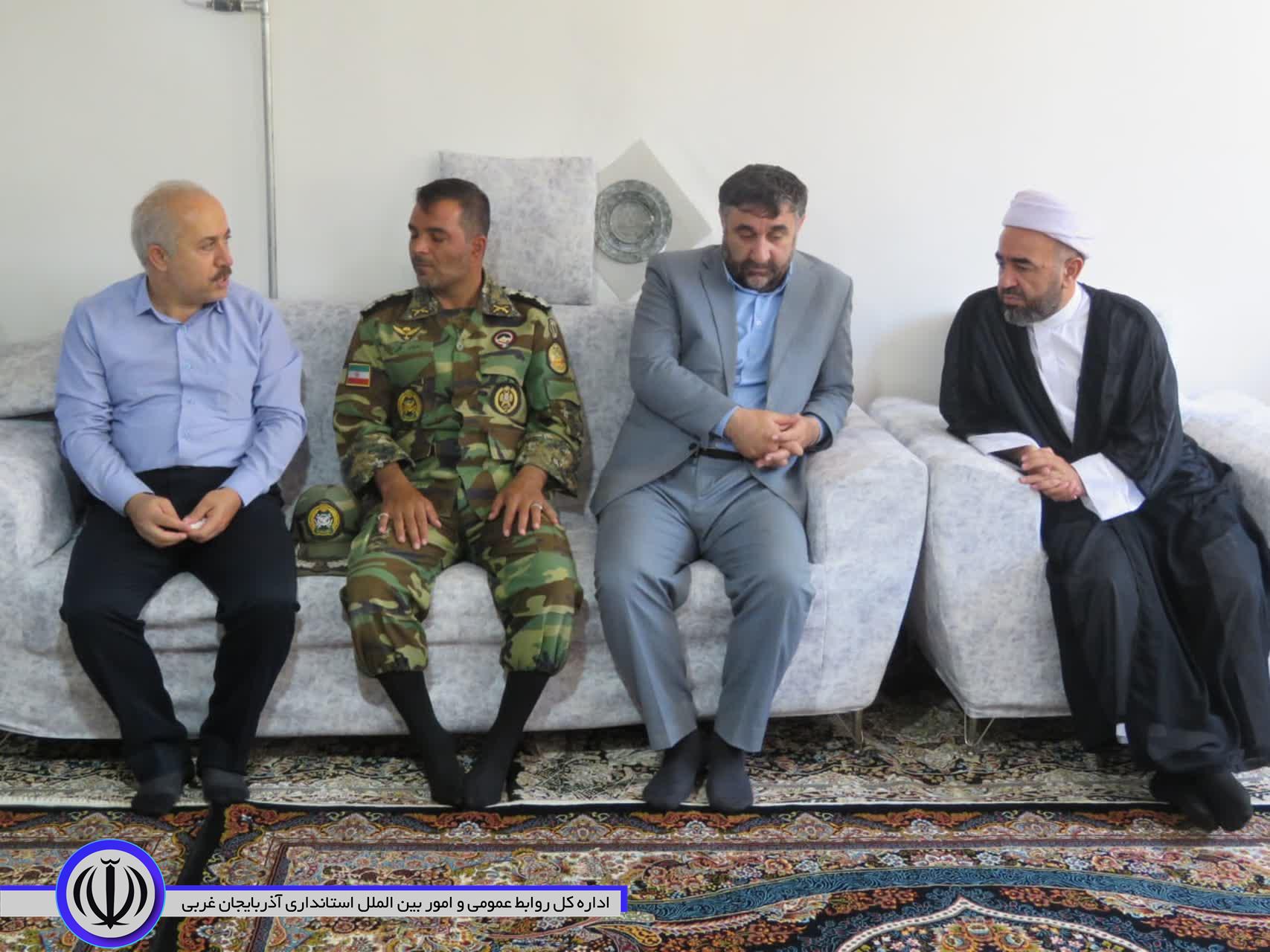 تجلیل از صبر و استقامت خانواده دوآزاده مهابادی