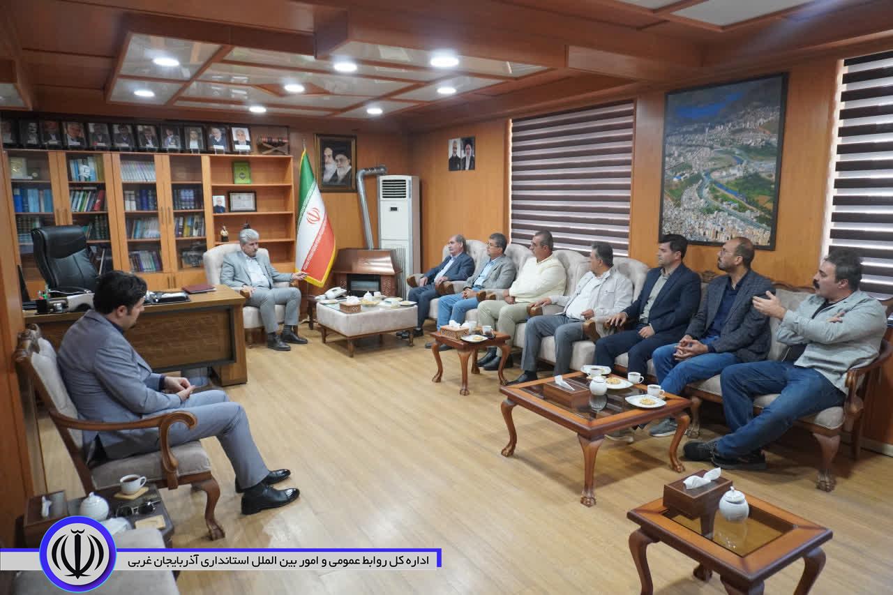 پاسخگویی و پیگیری مطالبات شهروندان در ملاقات مردمی با فرماندار مهاباد