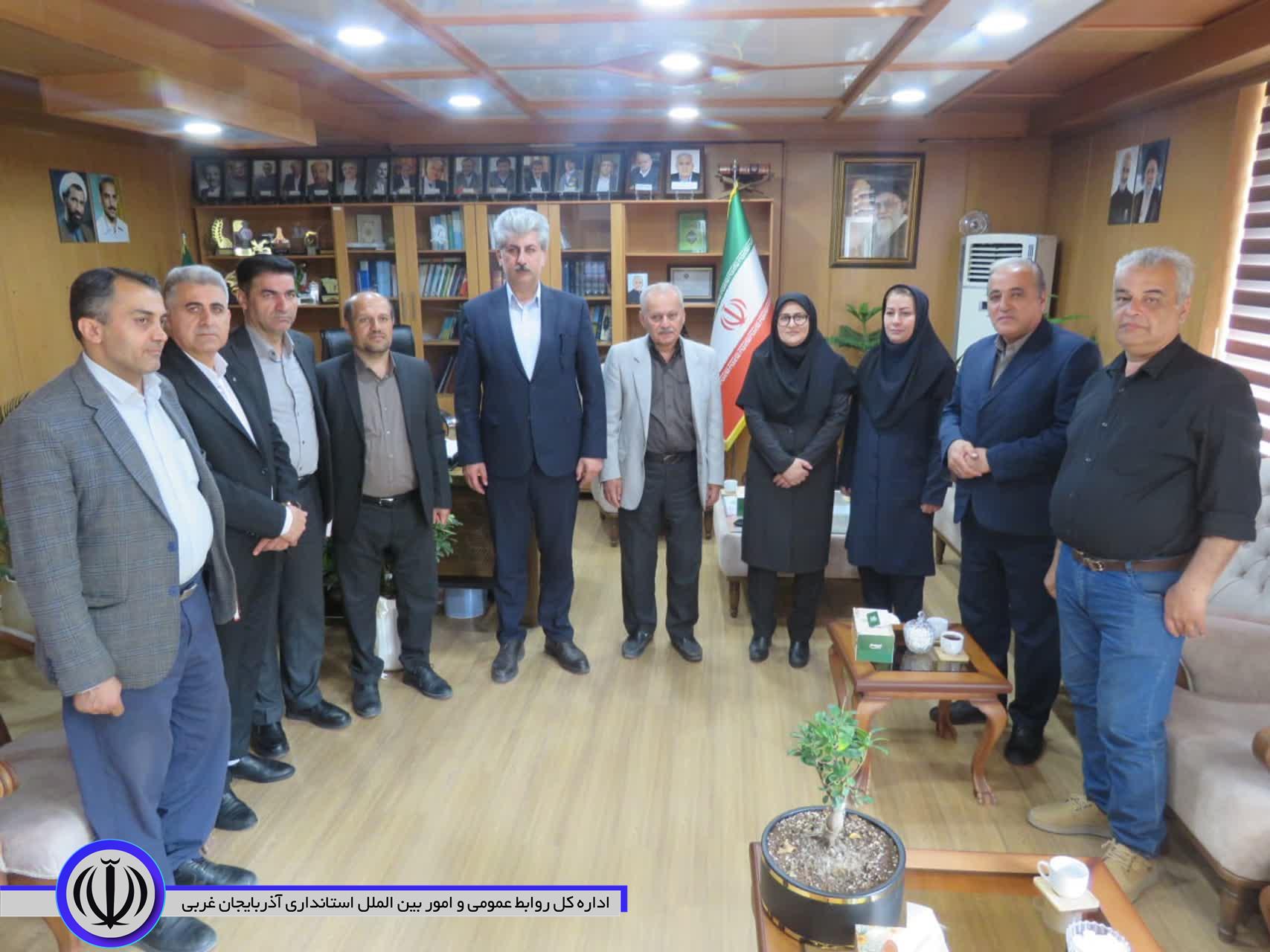 بازدید فرماندار ویژه مهاباد از 2 واحد تولیدی