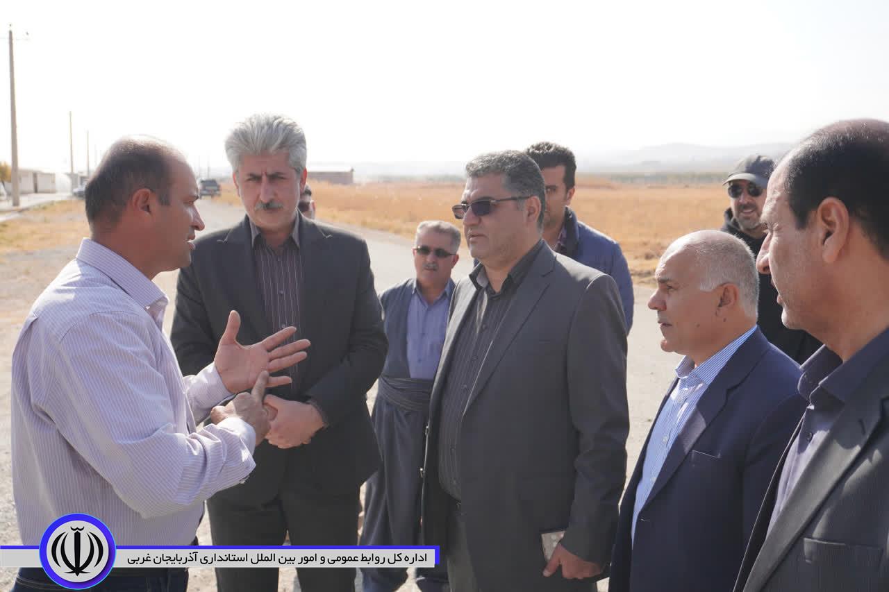 بازدید مدیر شرکت شهرکهای کشاورزی وزارت جهاد کشاورزی از مجتمع گلخانه ای مهاباد