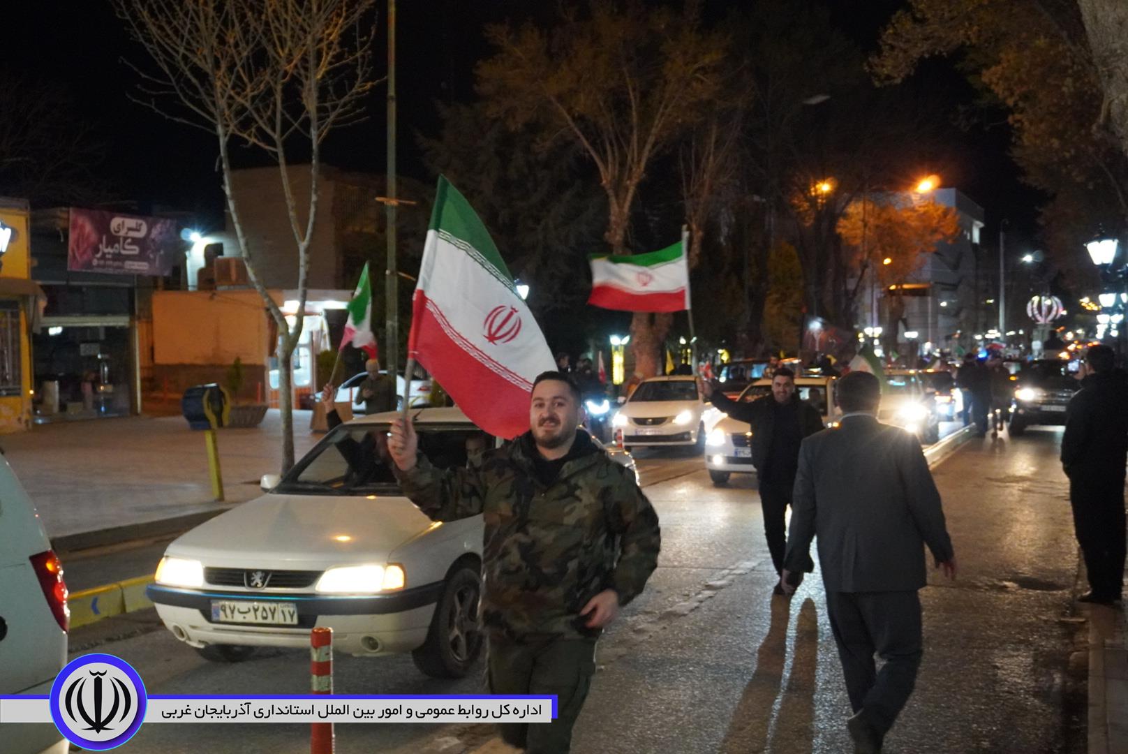 کاروان خودرویی مردم انقلابی مهاباد جلوه‌ای دیگر از اتحاد و همدلی