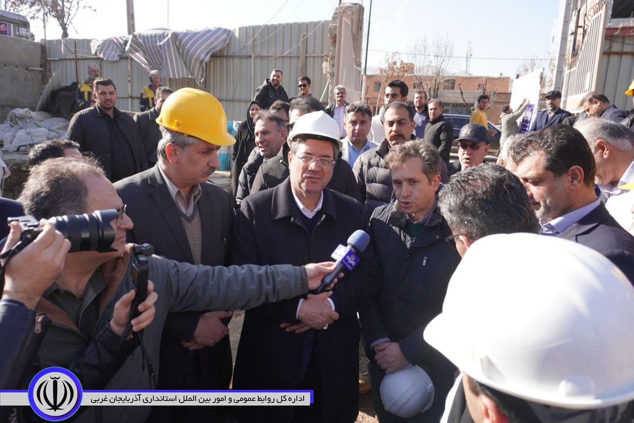 بازدید استاندار آذربایجان‌غربی از هتل پنج‌ستاره در حال ساخت در مهاباد