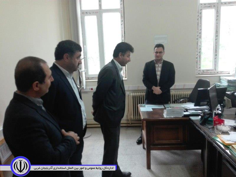 بازدید سرزده دکتر شجاعی معاون استاندار و فرماندار ویژه شهرستان مهاباد از اداره امور مالیاتی شهرستان مهاباد
