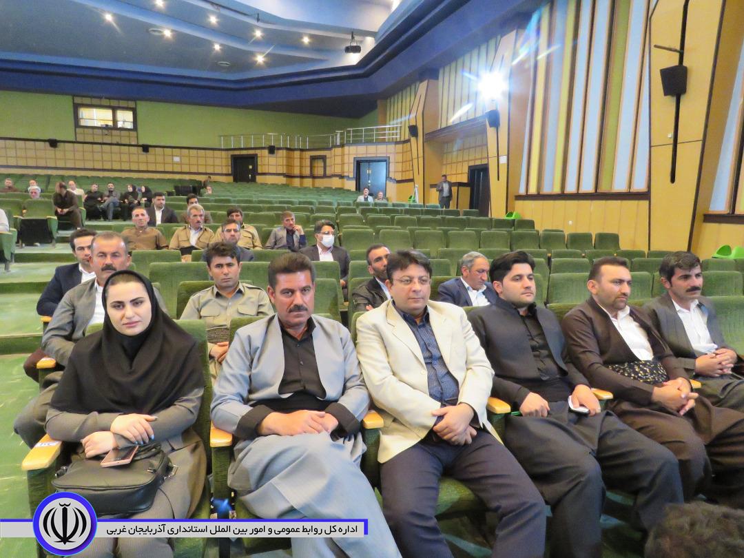 مراسم تقدیر از شوراهای اسلامی شهر و روستا در شهرستان مهاباد برگزار شد