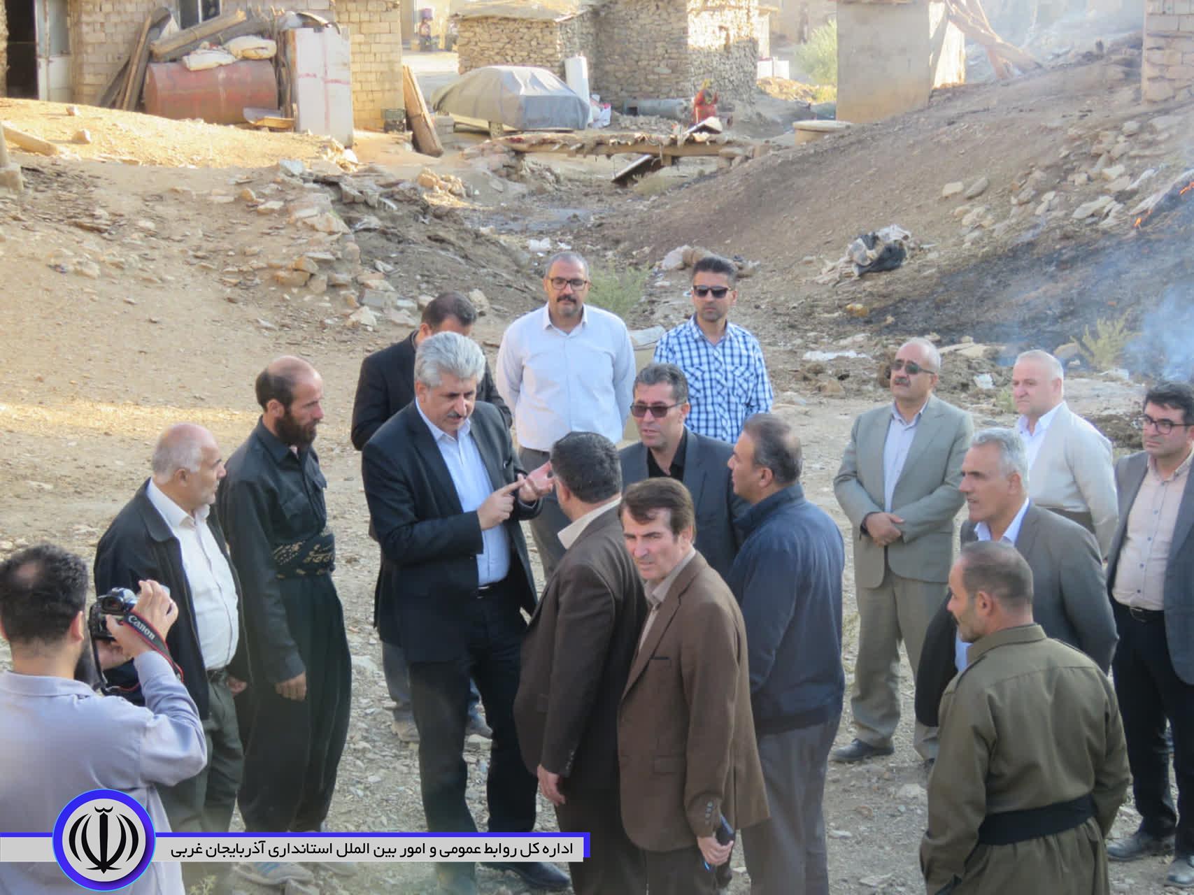 میز خدمت ویژه هفته دفاع مقدس در روستای محمود آباد_دول بهار برگزار شد