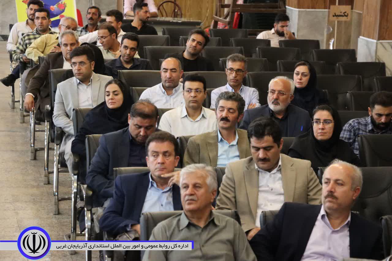 فرماندار مهاباد: کارمندی فرصتی مغتنم برای خدمتگزاری به مردم است