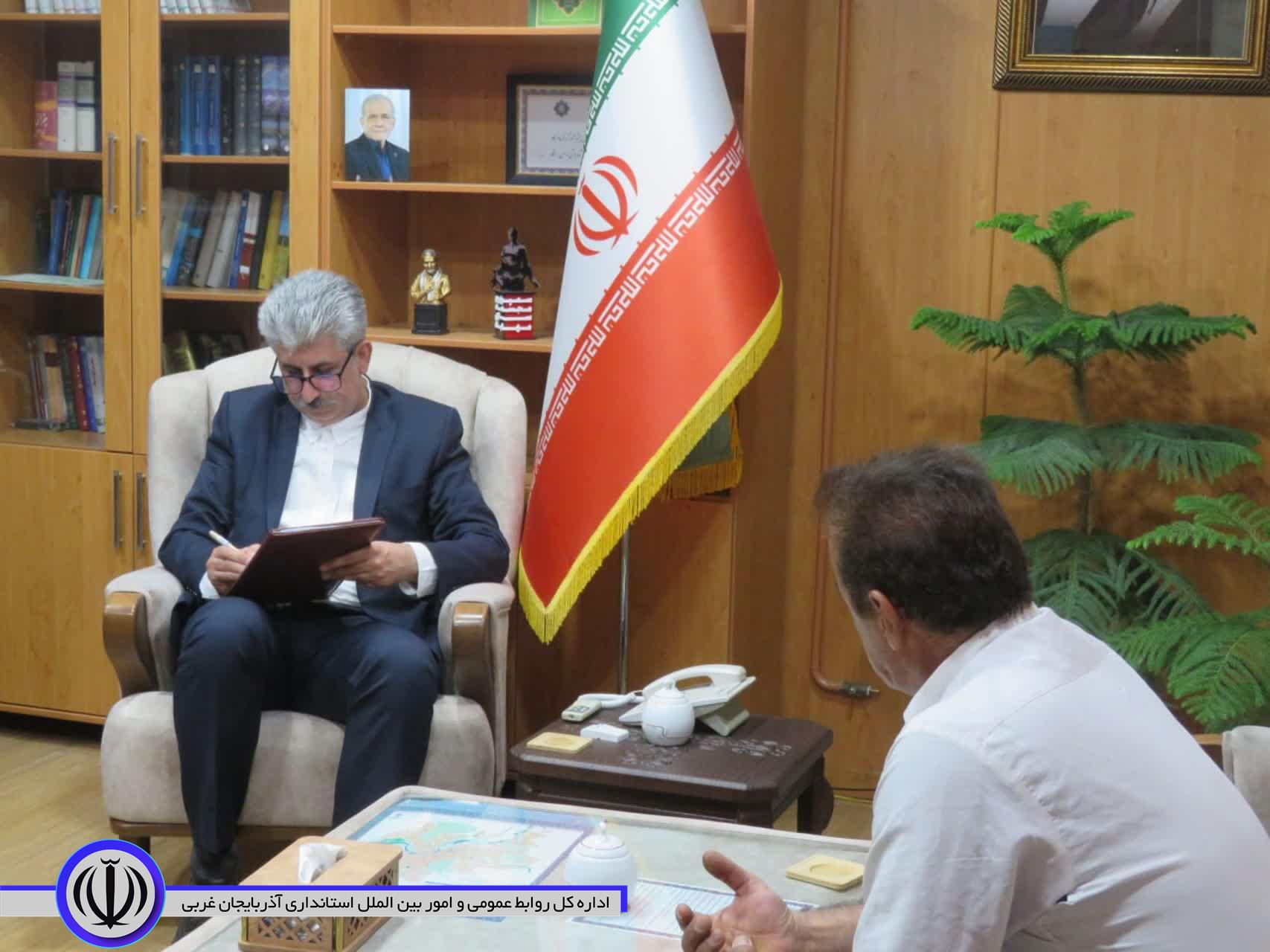 جلسه ملاقات مردمی فرماندار مهاباد با شهروندان برگزار شد