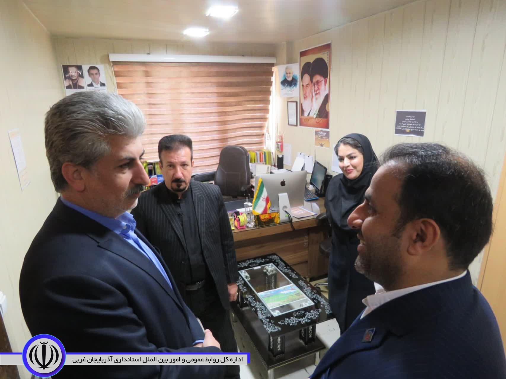 بازدید سرزده فرماندار از اداره صمت و اتاق اصناف مهاباد