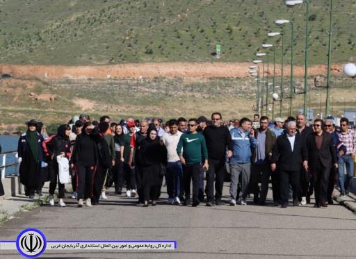 همایش پیادە روی در مهاباد برگزارشد