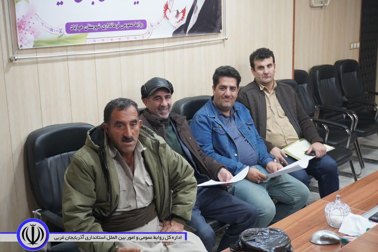 تصاویری از جلسه ملاقات عمومی فرماندار مهاباد در چهارشنبه های مردمی